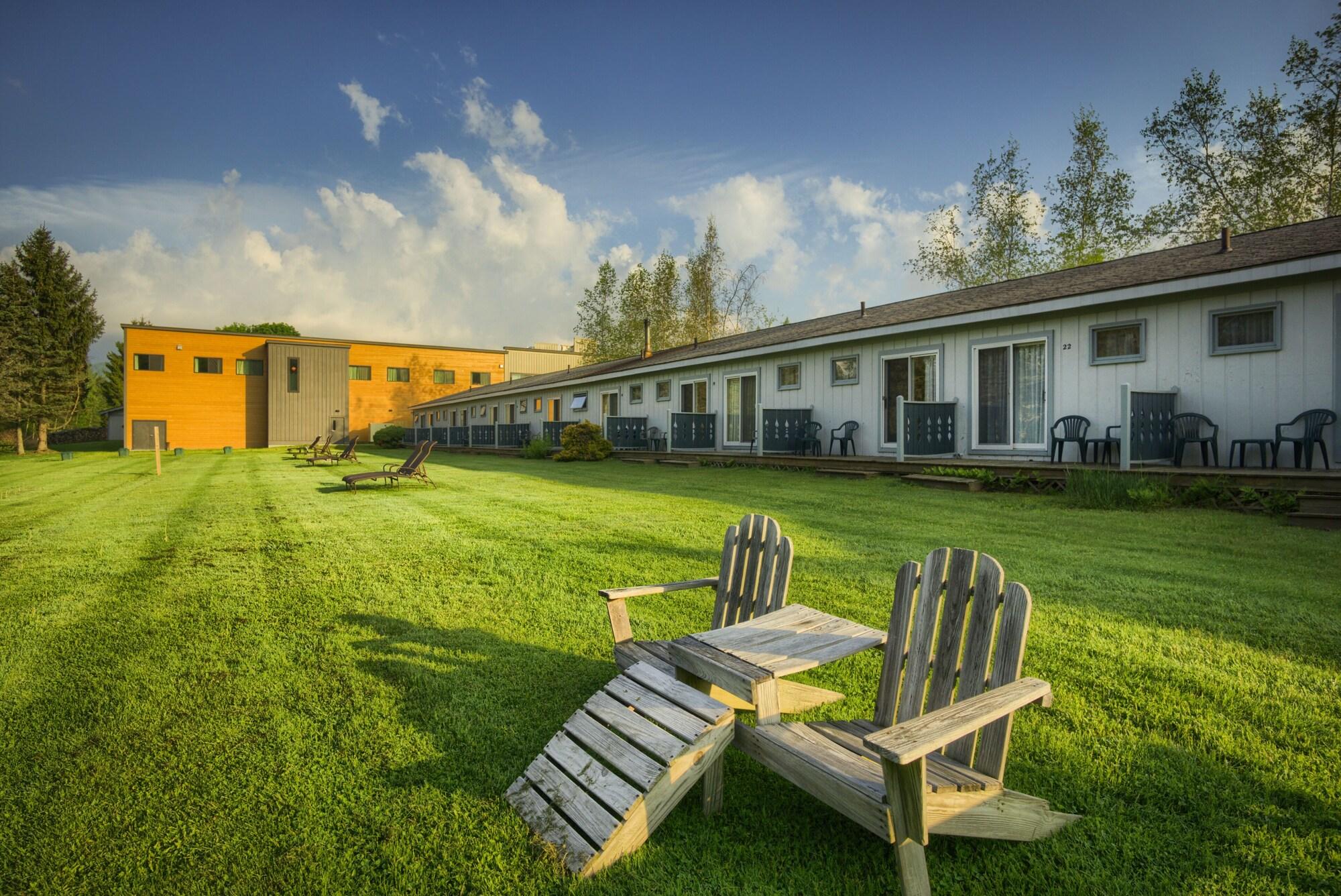 Sun & Ski Inn And Suites Stowe Extérieur photo