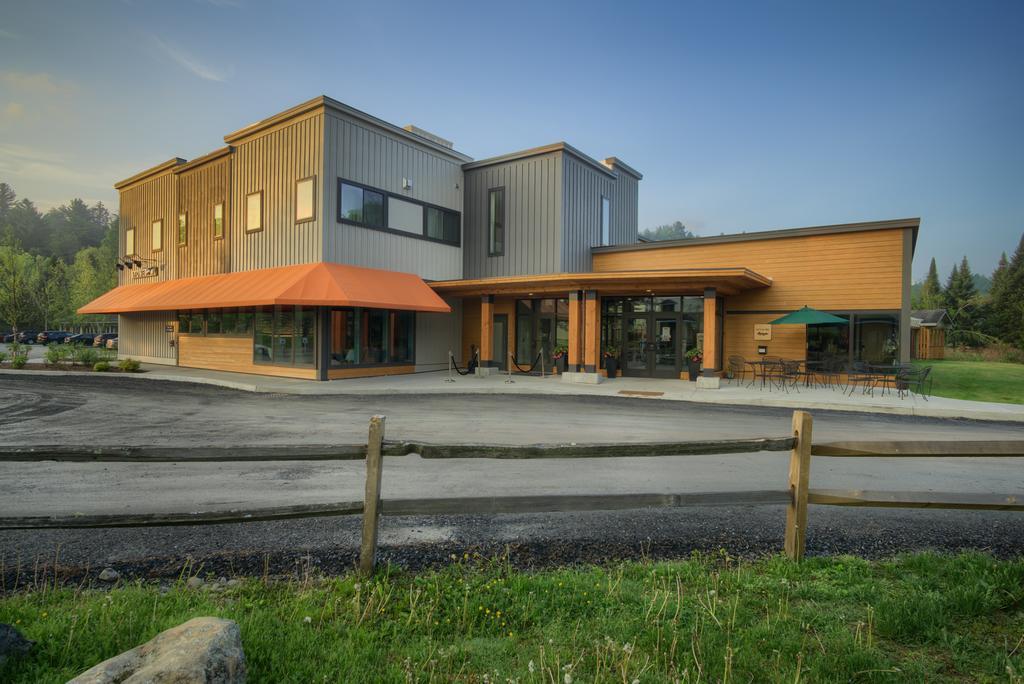 Sun & Ski Inn And Suites Stowe Extérieur photo