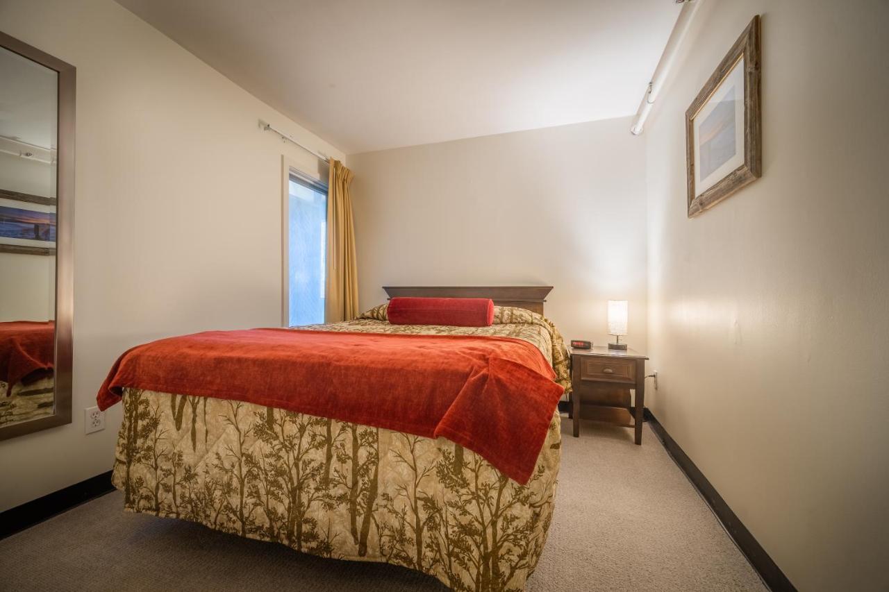 Sun & Ski Inn And Suites Stowe Extérieur photo