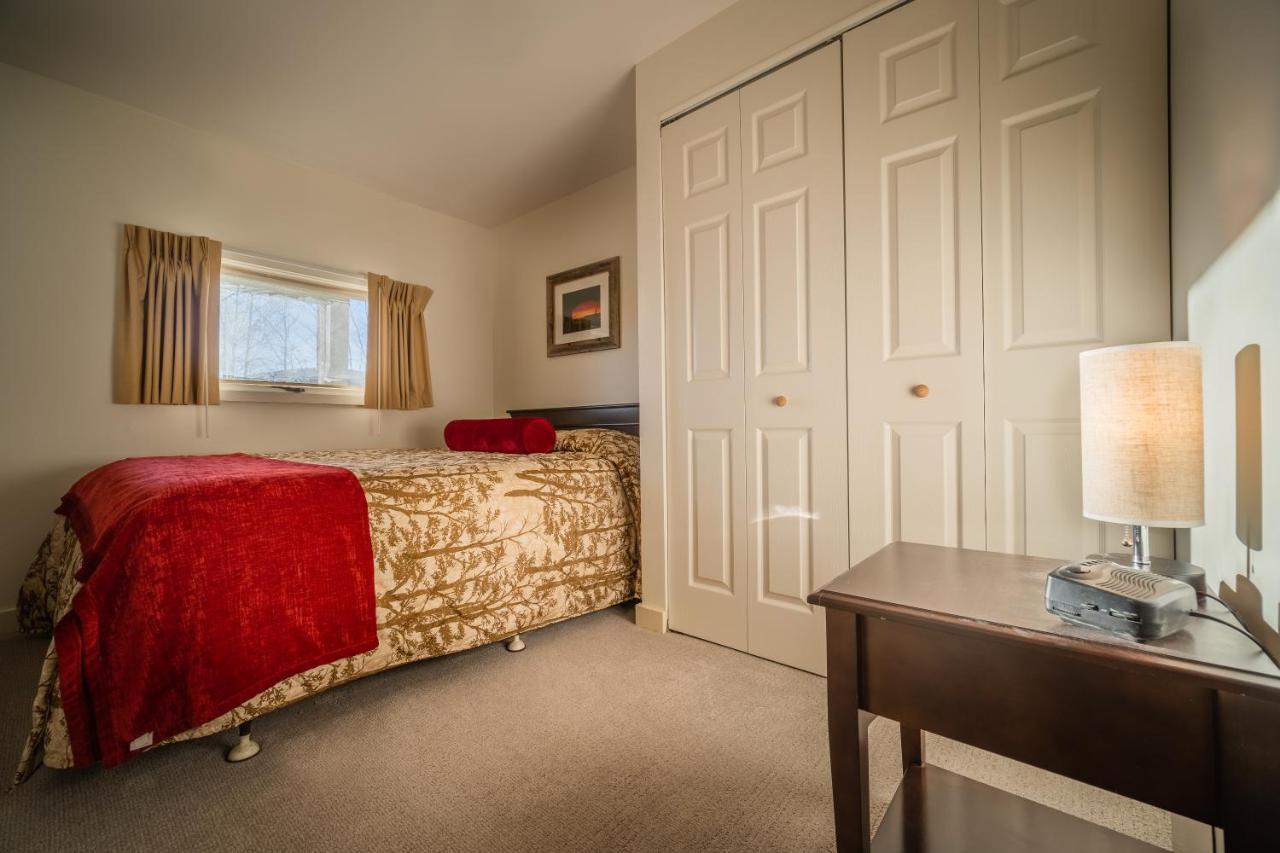 Sun & Ski Inn And Suites Stowe Extérieur photo
